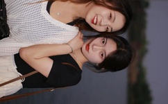 三个人把我弄得走不动路